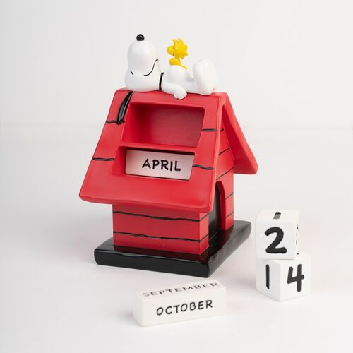 Calendario perpetuo 3D de la caseta de perro de Erik Snoopy