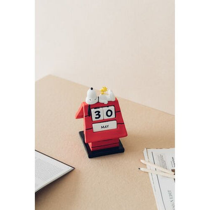 Calendario perpetuo 3D de la caseta de perro de Erik Snoopy